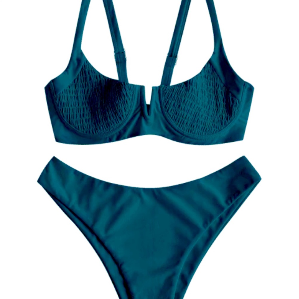 BRAND NEW / NEVER WORN / TAGS STILL ON